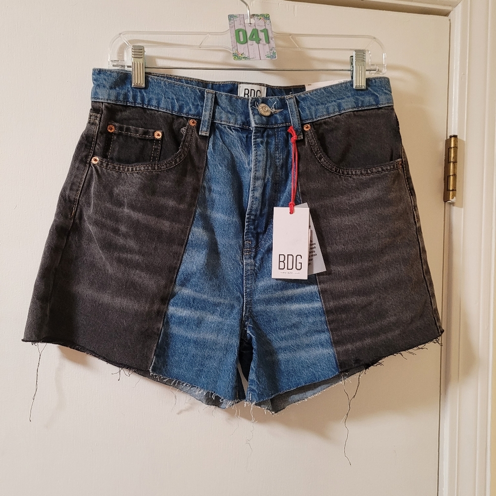 51. BDG jean shorts sz 30W